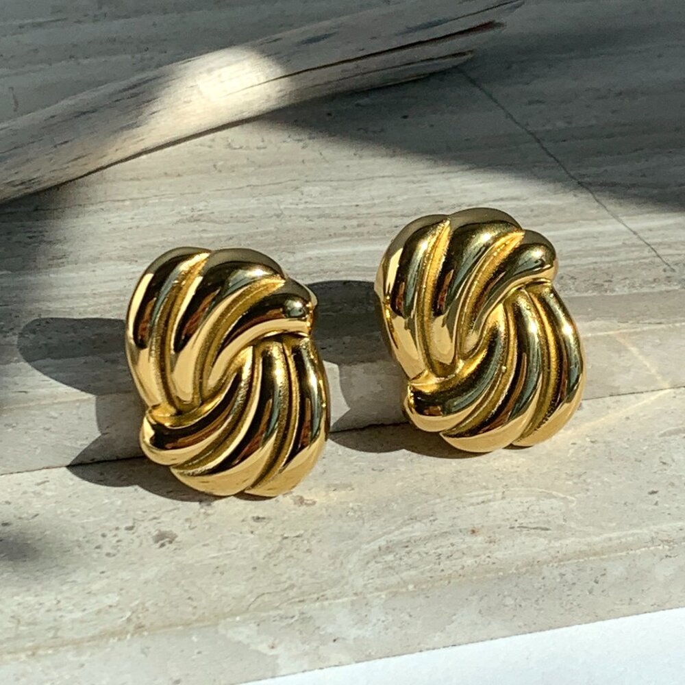 NEW~ Anthropologie Amber Sceats "River" Gold Swish Earrings